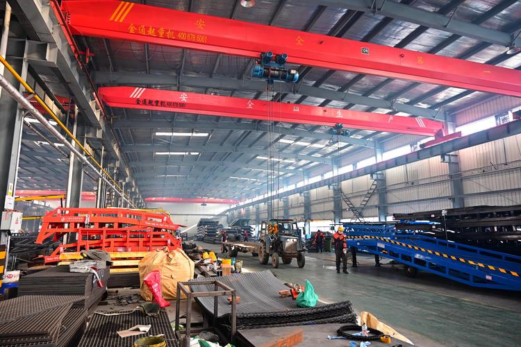 山東銘煜輝升降機(jī)械設(shè)備 專(zhuān)注品質(zhì)，助力高效生產(chǎn)